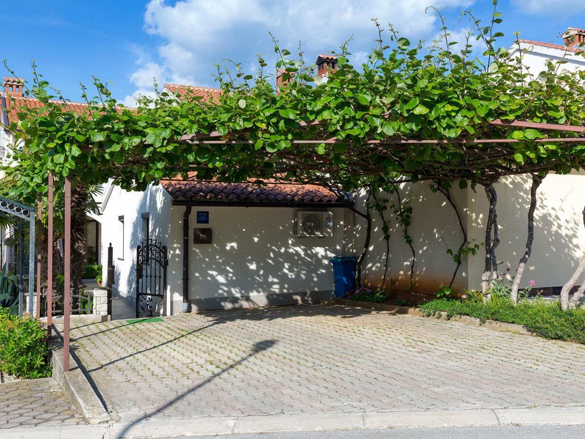 Cosy Studio Apartment Пореч Екстер'єр фото